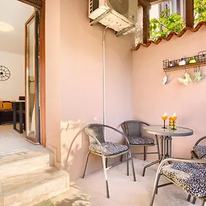 Amphitheater 3+2 Modern With Terrace, Wifi, Netflix , Pola Croazia